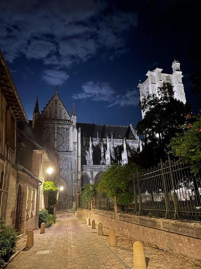 Domaine De La Foret D'Orient, Logis Hotel, Restaurant, Spa Et Golf Rouilly-Sacey Luaran gambar