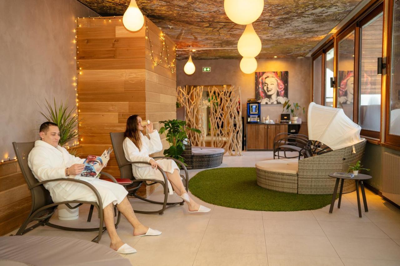 Domaine De La Foret D'Orient, Logis Hotel, Restaurant, Spa Et Golf Rouilly-Sacey Luaran gambar