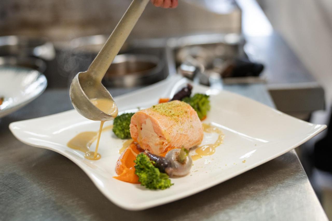 Domaine De La Foret D'Orient, Logis Hotel, Restaurant, Spa Et Golf Rouilly-Sacey Luaran gambar