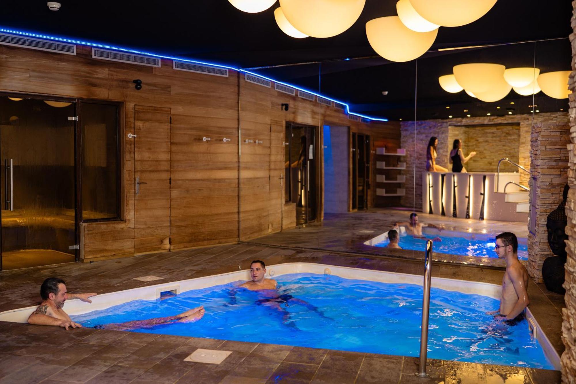 Domaine De La Foret D'Orient, Logis Hotel, Restaurant, Spa Et Golf Rouilly-Sacey Luaran gambar