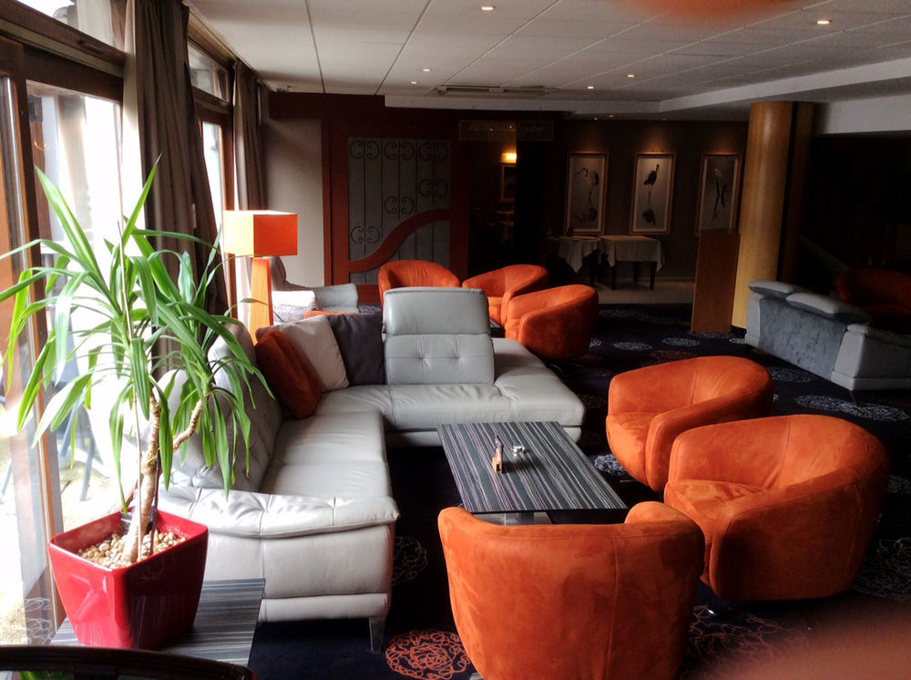 Domaine De La Foret D'Orient, Logis Hotel, Restaurant, Spa Et Golf Rouilly-Sacey Luaran gambar
