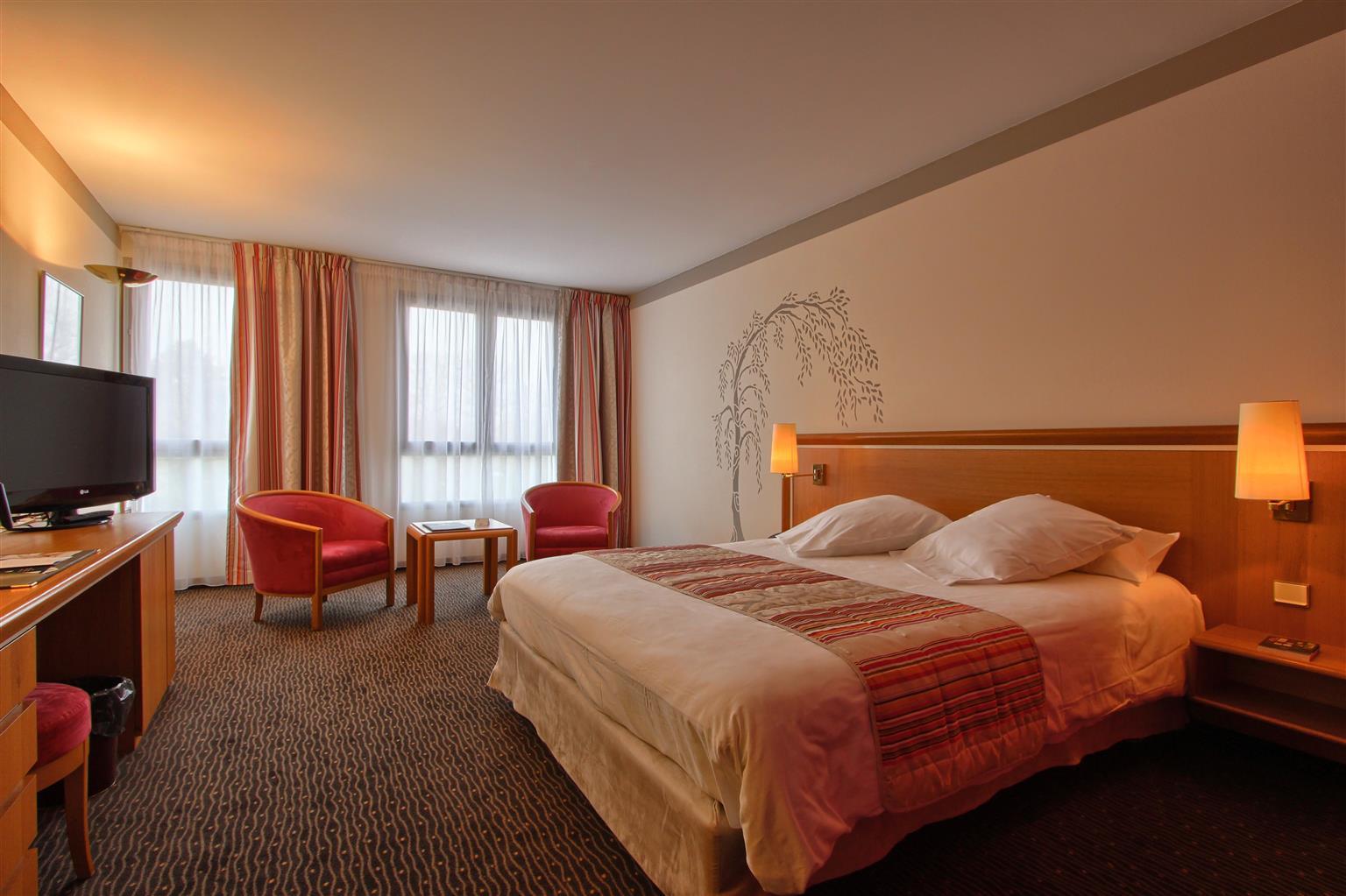 Domaine De La Foret D'Orient, Logis Hotel, Restaurant, Spa Et Golf Rouilly-Sacey Luaran gambar
